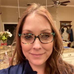 Meet your Posher, Alicia